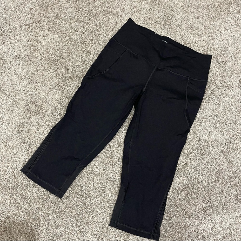 Victoria’s Secret Sport Knockout Black Mesh Workout Crop Leggings Size M